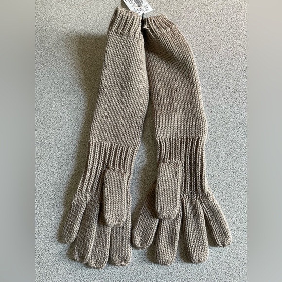 Picabo Black Beige Wool Blend Long Cable Knit Gloves O/S - Picture 2 of 8